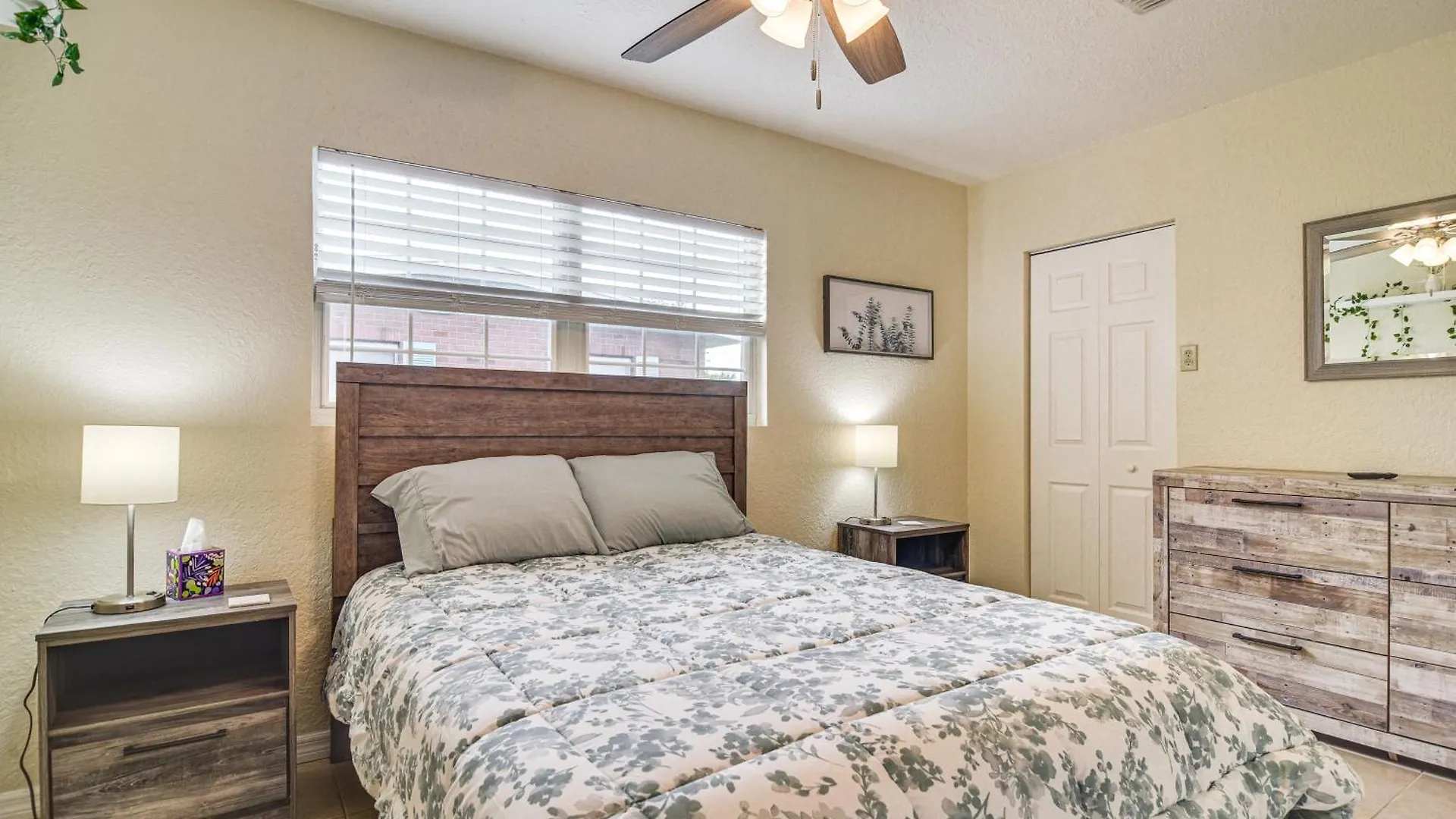 Holiday home Charming Seminole Home With Patio 6 Mi To Beaches!